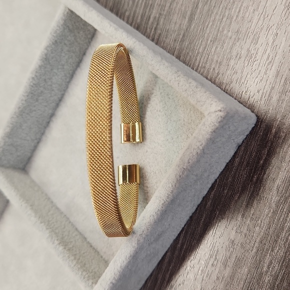 Jewelry - 18k Gold Plated Stainless Steel Mesh Open Cuff Luxury Bangle